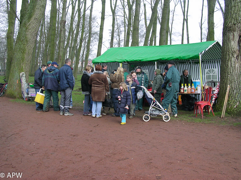 2004-03-06 La tonnelle est montée