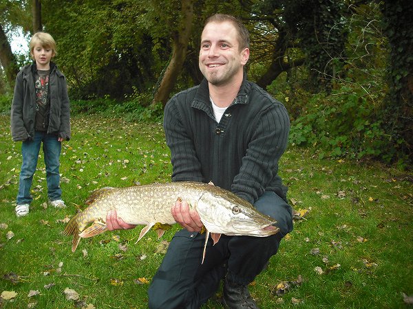 Brochet de 0,8m 3,5kg - Pêche au leurre, oct. 2011